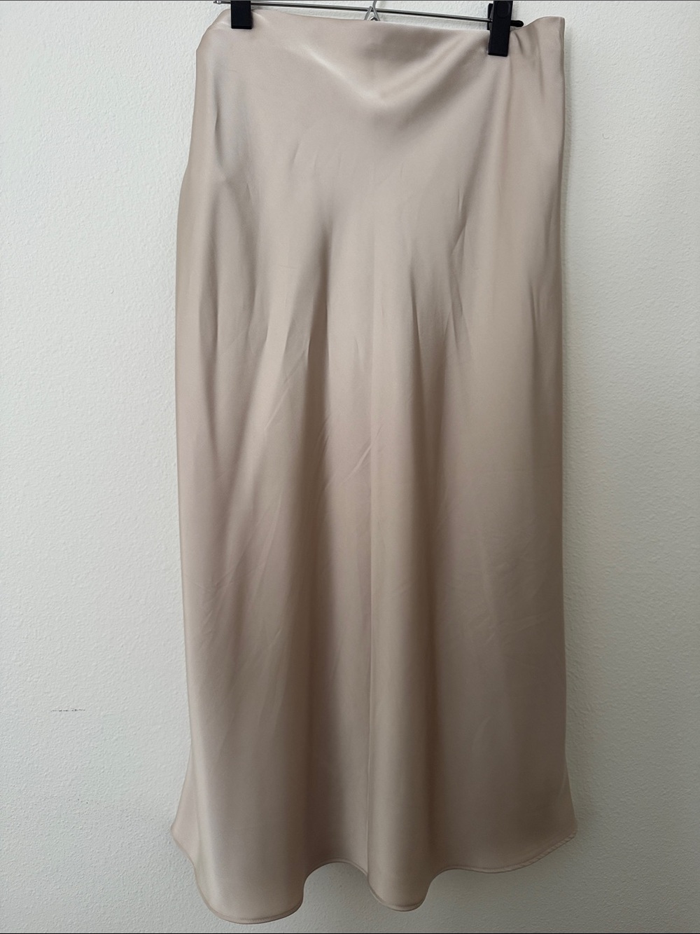 Zara Elegant Cream Satin A-Line Skirt - Picture 3 of 8